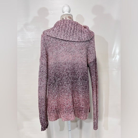 AMERICAN EAGLE OUTFITTERS Wine red heather cowl neck sweater size S. - Picture 9 of 15